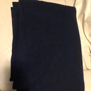 NWOT Naadam kilo 100% cashmere throw in navy